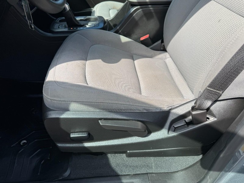 Chevrolet Colorado Vehicle Image 14