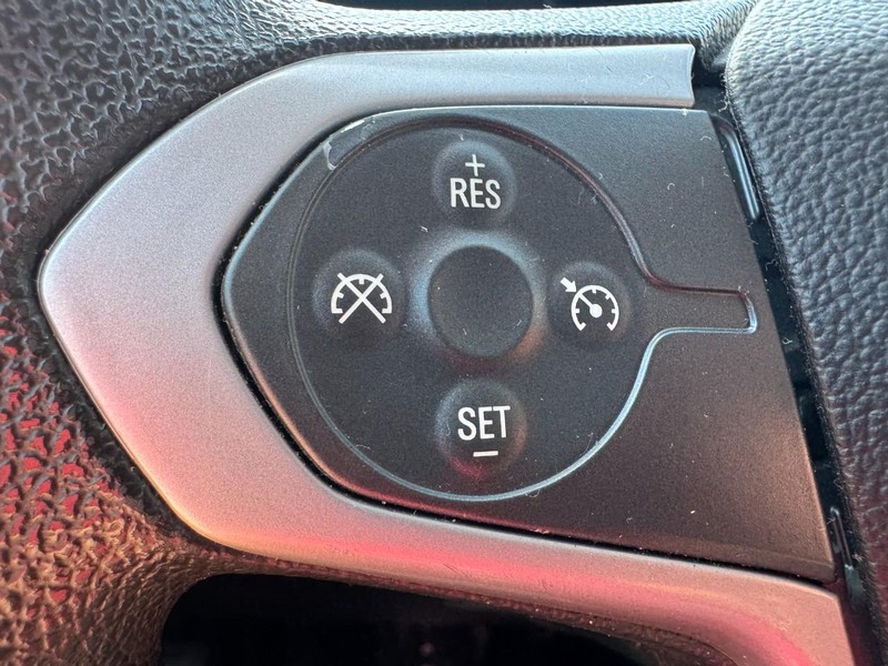 Chevrolet Colorado Vehicle Image 16