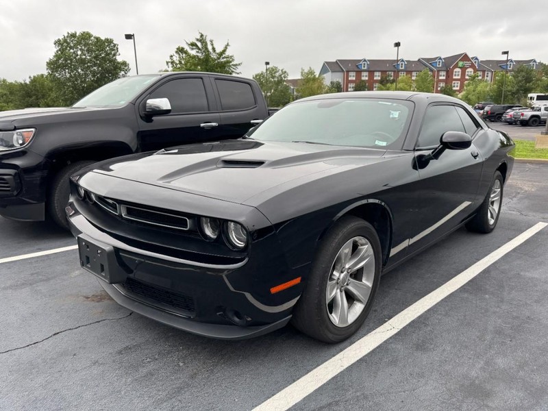 Dodge Challenger Vehicle Image 02