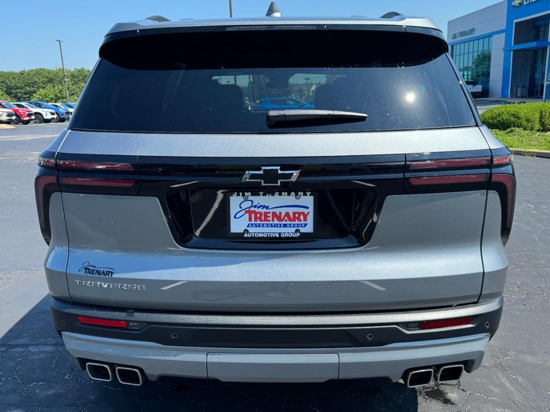 Chevrolet Traverse Vehicle Image 04