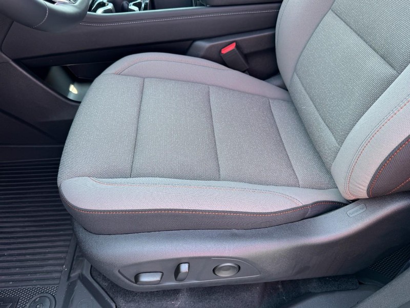 Chevrolet Traverse Vehicle Image 11