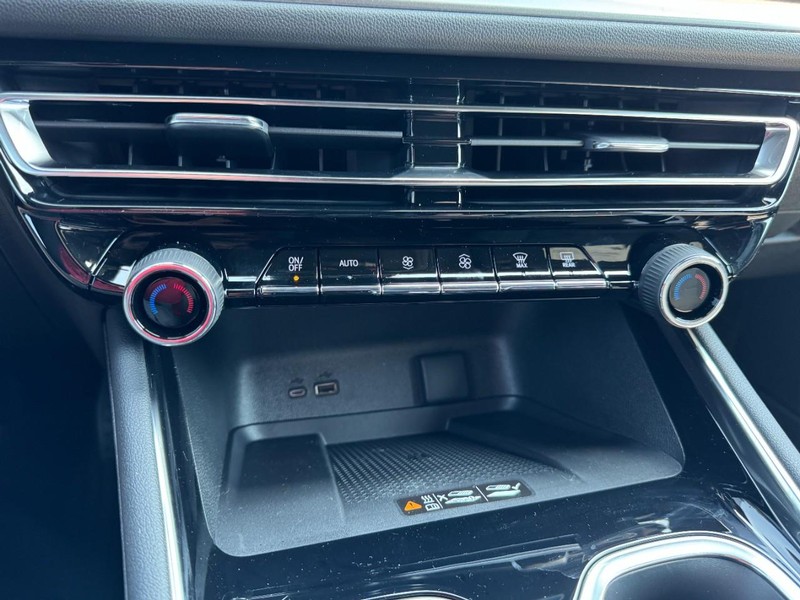 Chevrolet Traverse Vehicle Image 15