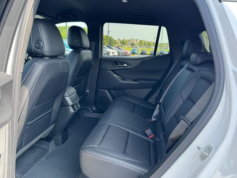Chevrolet Equinox Vehicle Image 07