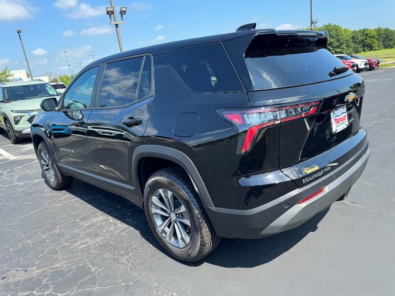 Chevrolet Equinox Vehicle Image 05