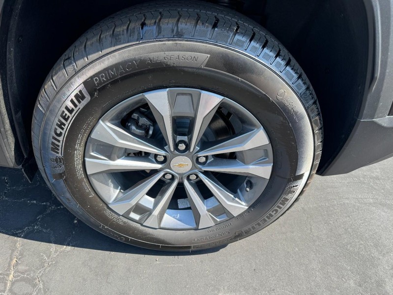 Chevrolet Equinox Vehicle Image 06