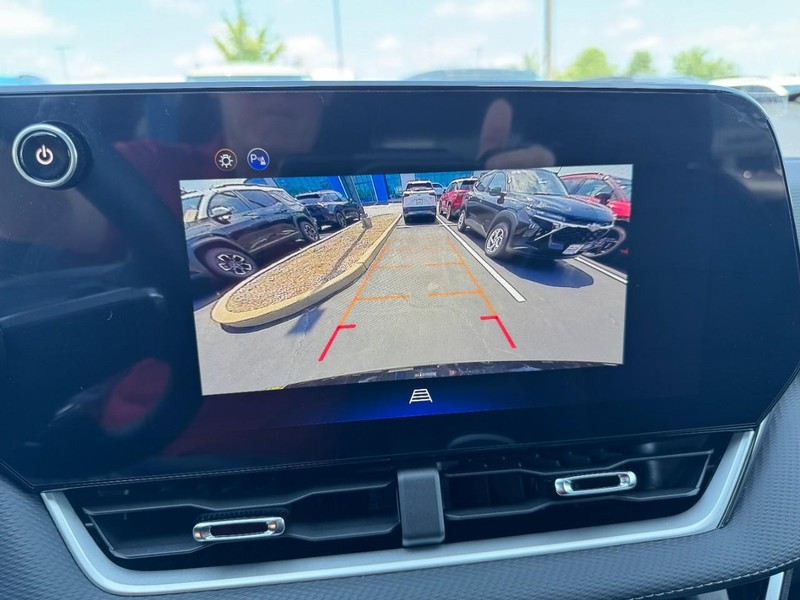 Chevrolet Equinox Vehicle Image 16
