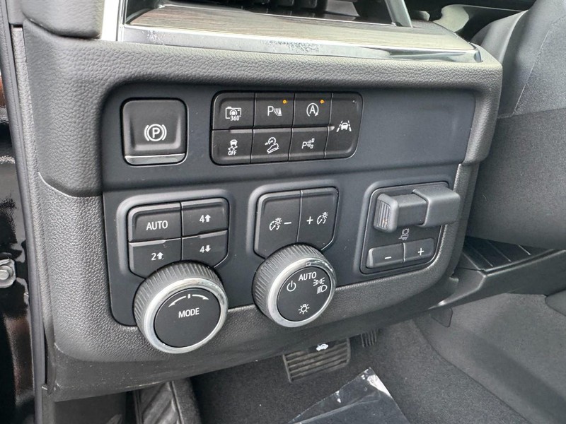 Chevrolet Tahoe Vehicle Image 09