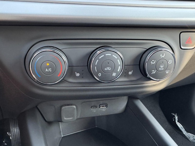 Chevrolet Trax Vehicle Image 11