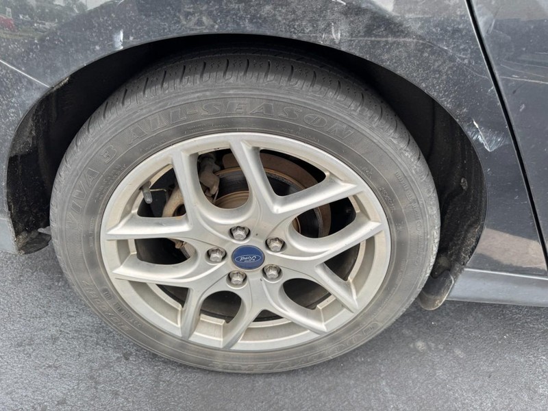 Ford Focus Vehicle Image 05