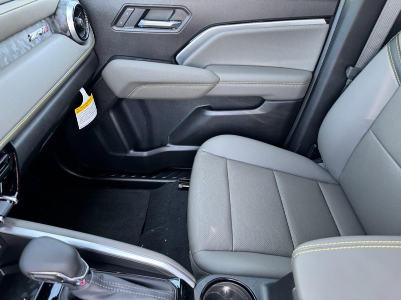 Chevrolet Colorado Vehicle Image 08