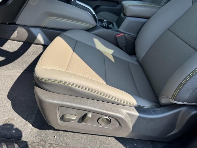 Chevrolet Colorado Vehicle Image 09