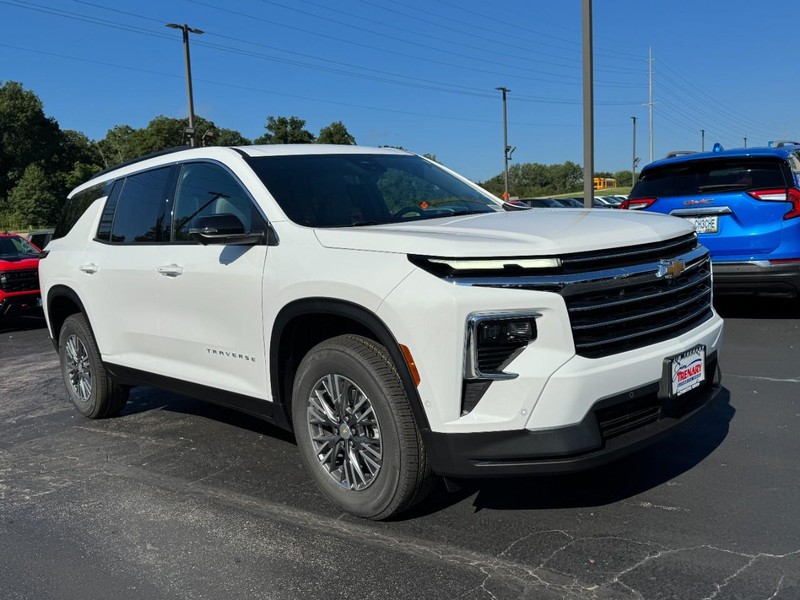Chevrolet Traverse Vehicle Image 02