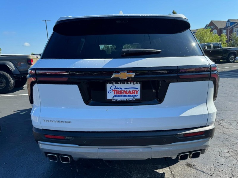 Chevrolet Traverse Vehicle Image 04