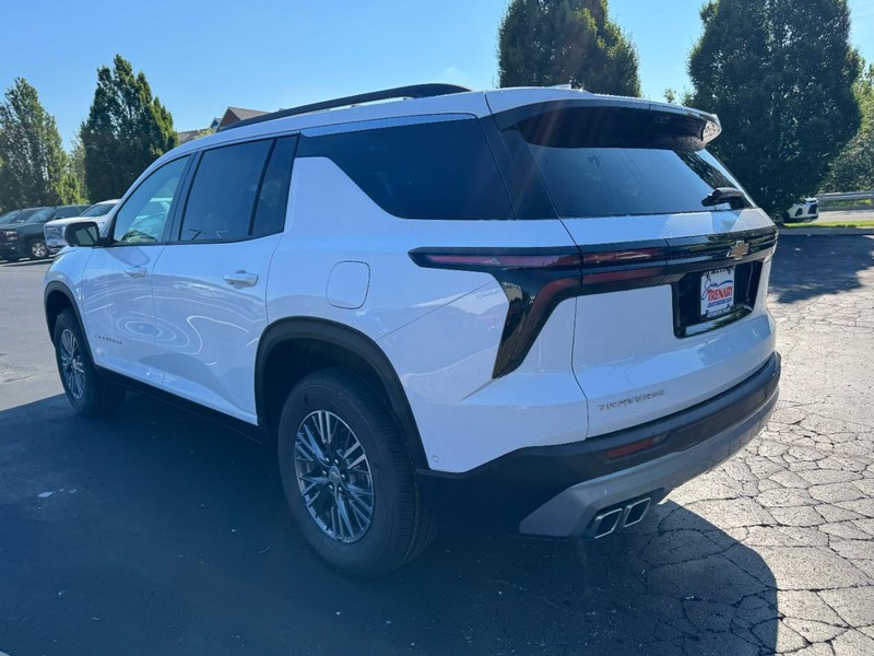 Chevrolet Traverse Vehicle Image 05