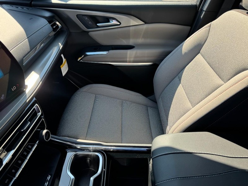 Chevrolet Traverse Vehicle Image 09