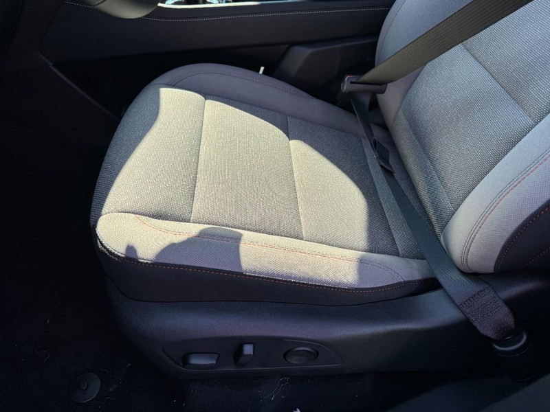 Chevrolet Traverse Vehicle Image 10