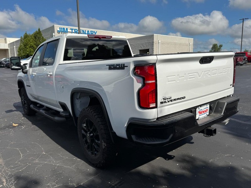 Chevrolet Silverado 2500HD Vehicle Image 06
