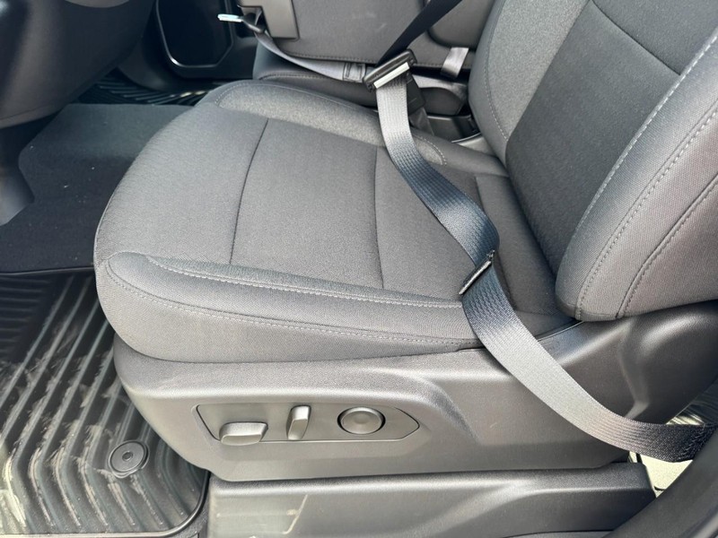 Chevrolet Silverado 2500HD Vehicle Image 11