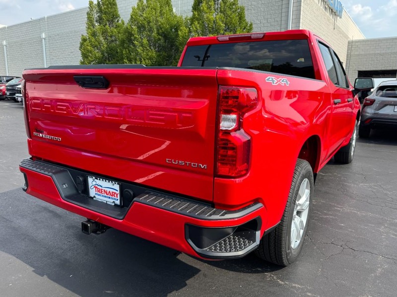 Chevrolet Silverado 1500 Vehicle Image 03