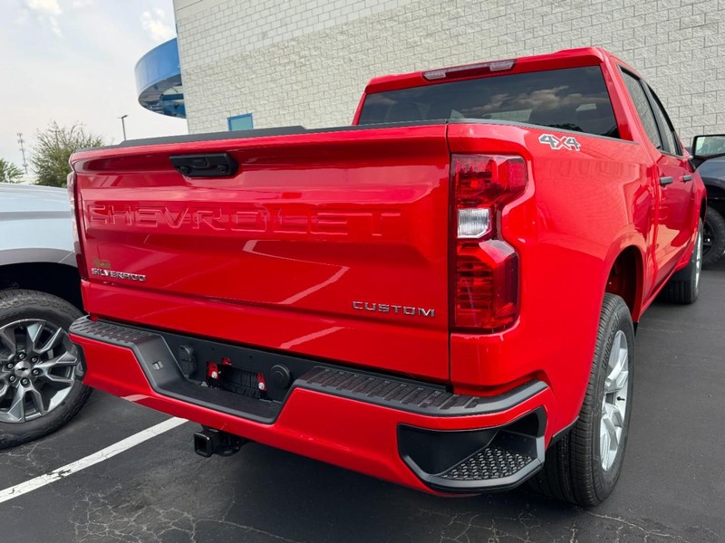 Chevrolet Silverado 1500 Vehicle Image 05
