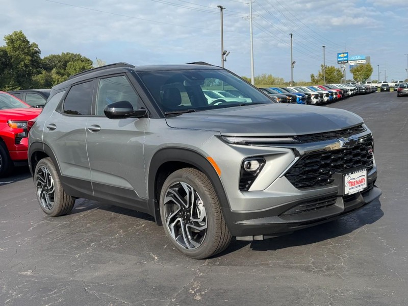 Chevrolet TrailBlazer Vehicle Image 02