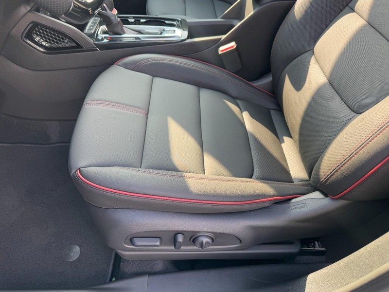 Chevrolet TrailBlazer Vehicle Image 10