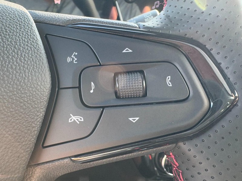 Chevrolet TrailBlazer Vehicle Image 13