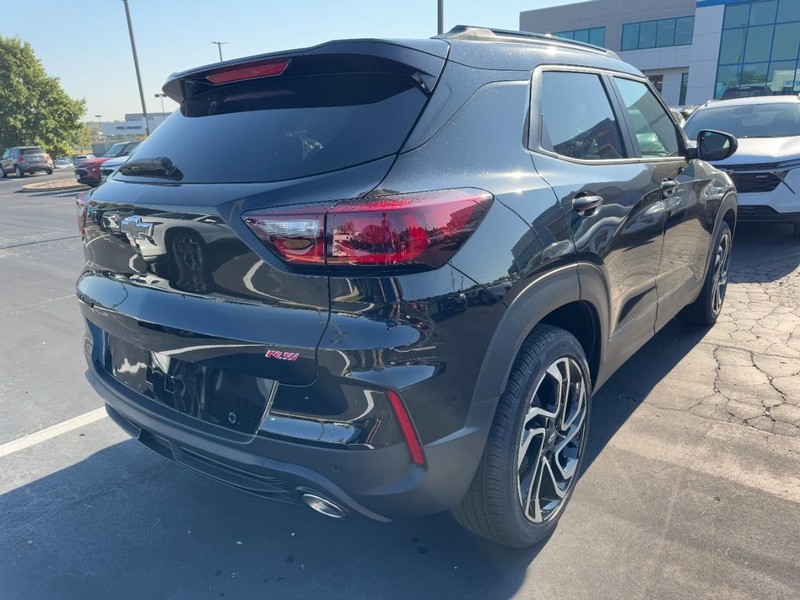 Chevrolet TrailBlazer Vehicle Image 03