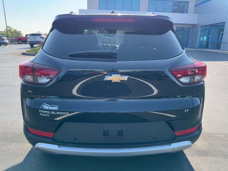 Chevrolet TrailBlazer Vehicle Image 04