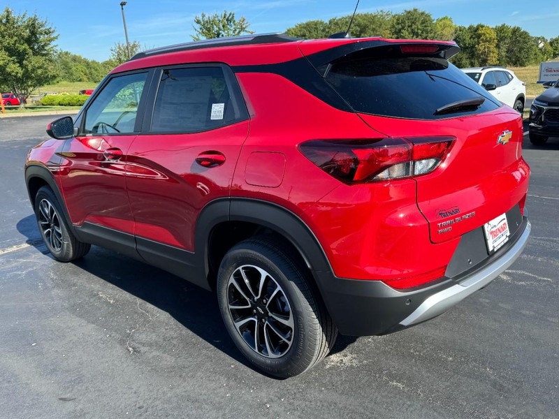 Chevrolet TrailBlazer Vehicle Image 05