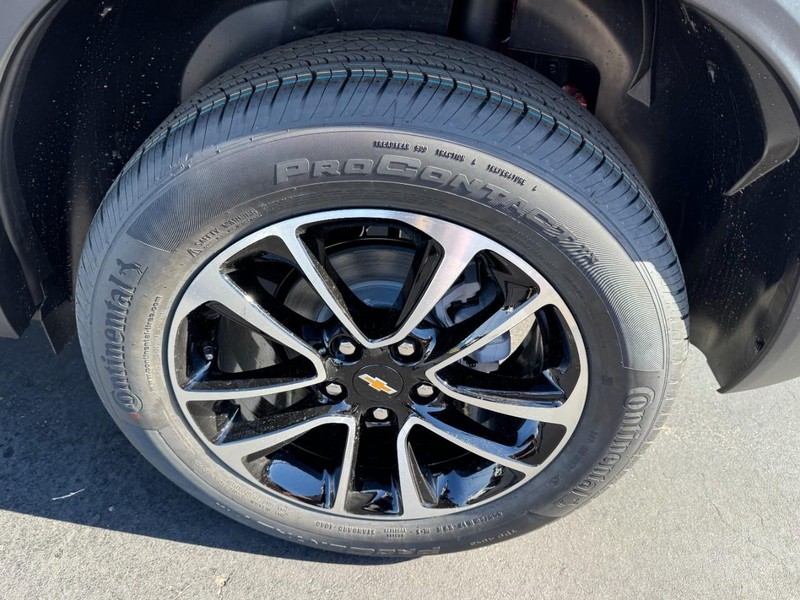 Chevrolet TrailBlazer Vehicle Image 06