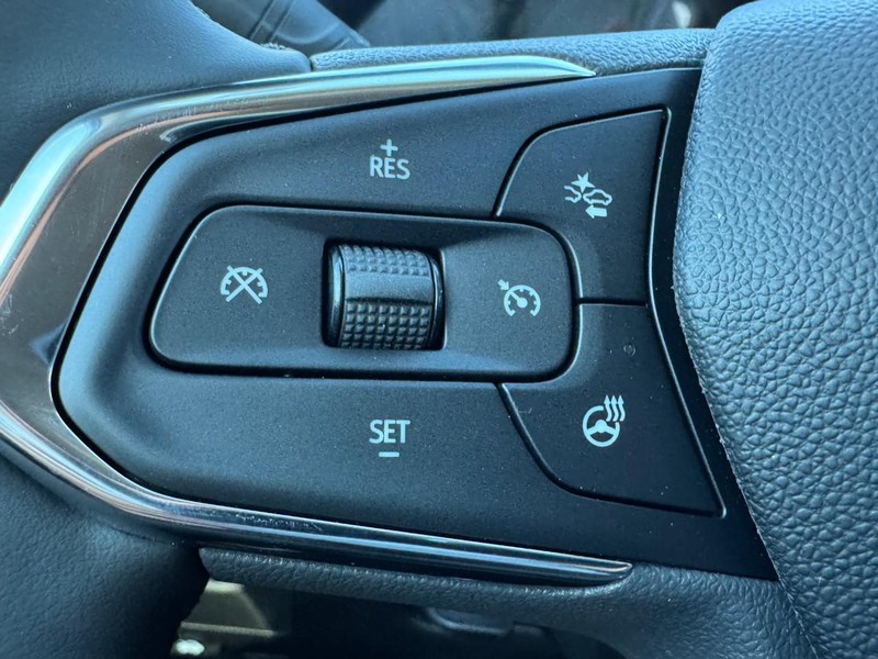 Chevrolet TrailBlazer Vehicle Image 11