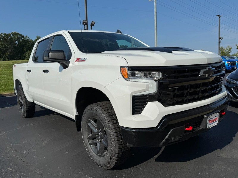 Chevrolet Silverado 1500 Vehicle Image 02
