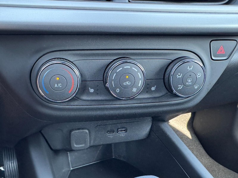 Chevrolet Trax Vehicle Image 13