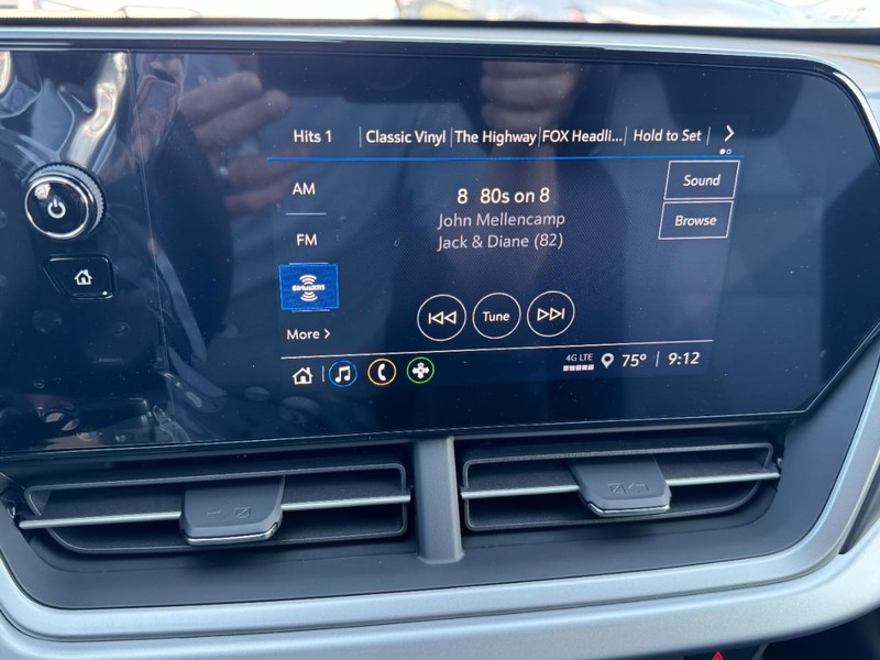 Chevrolet Trax Vehicle Image 14