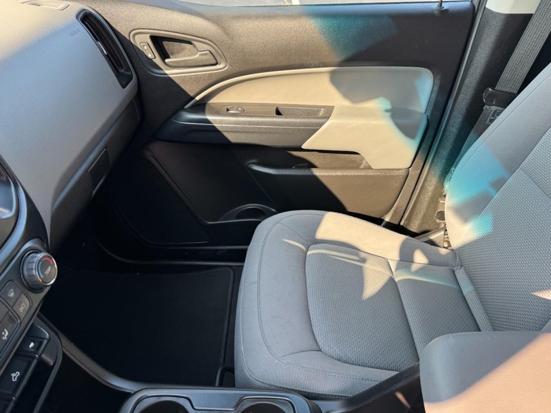 Chevrolet Colorado Vehicle Image 13