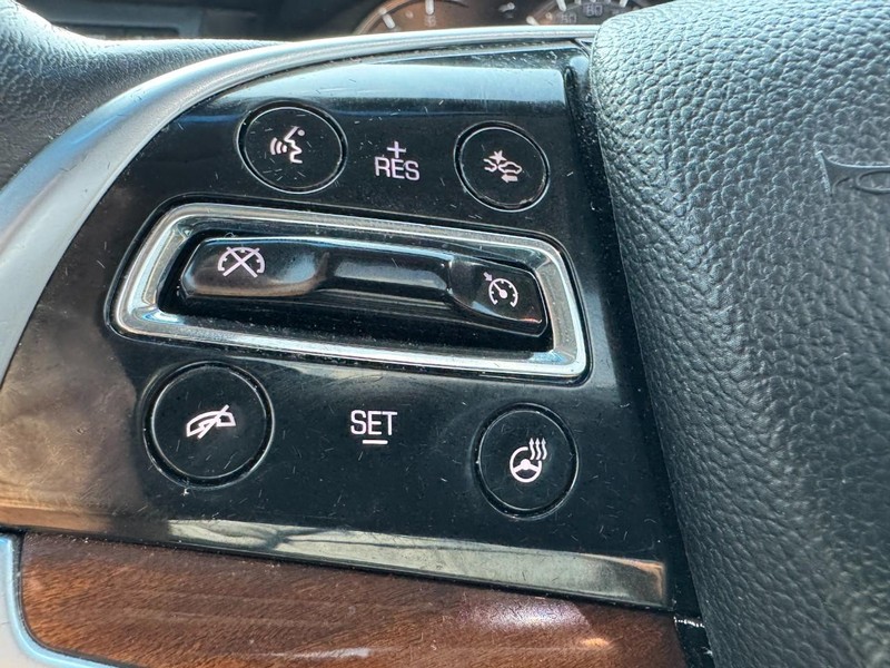 Cadillac Escalade Vehicle Image 19