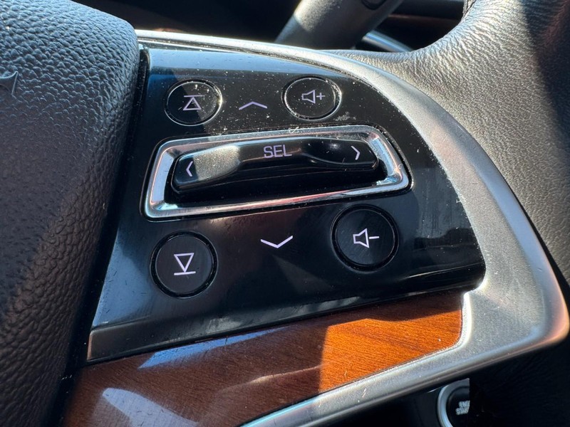 Cadillac Escalade Vehicle Image 20