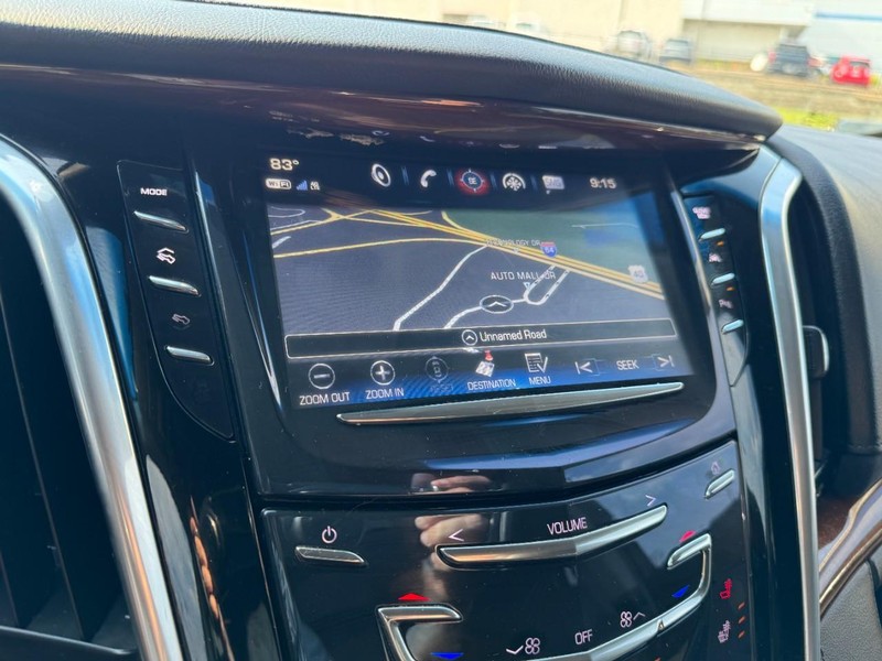Cadillac Escalade Vehicle Image 23