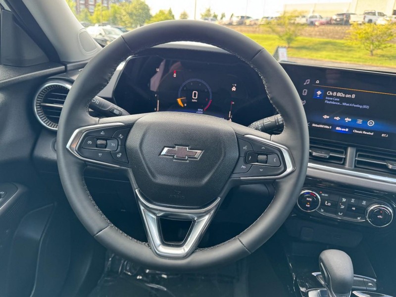 Chevrolet Trax Vehicle Image 12