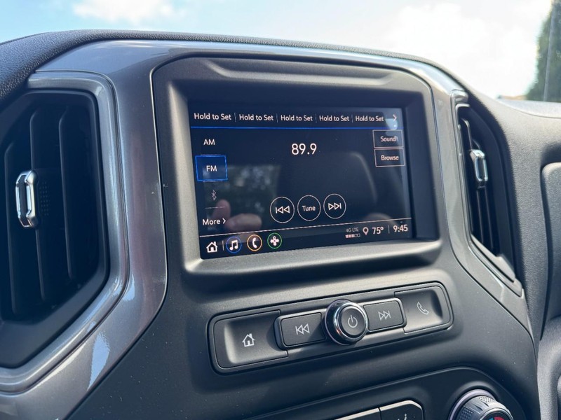 Chevrolet Silverado 1500 Vehicle Image 14