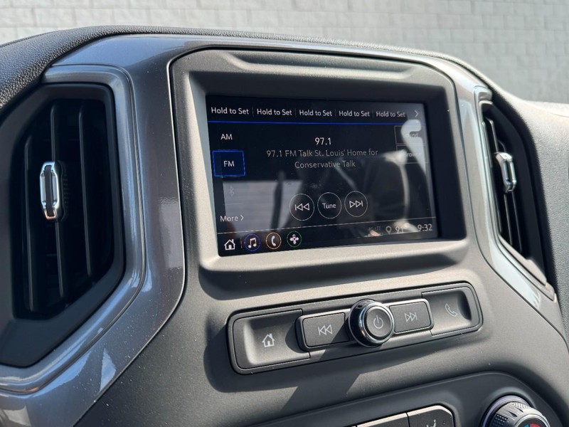 Chevrolet Silverado 1500 Vehicle Image 14