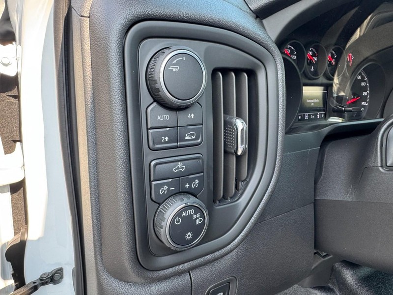 Chevrolet Silverado 1500 Vehicle Image 11