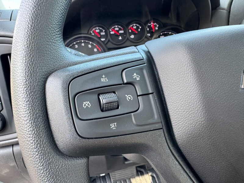 Chevrolet Silverado 1500 Vehicle Image 12