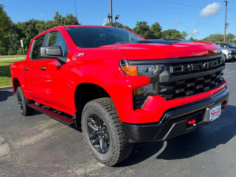 Chevrolet Silverado 1500 Vehicle Image 02