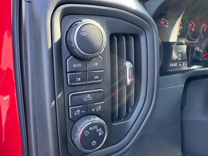 Chevrolet Silverado 1500 Vehicle Image 13