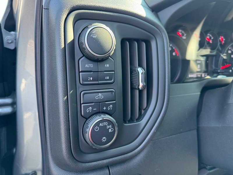 Chevrolet Silverado 1500 Vehicle Image 13