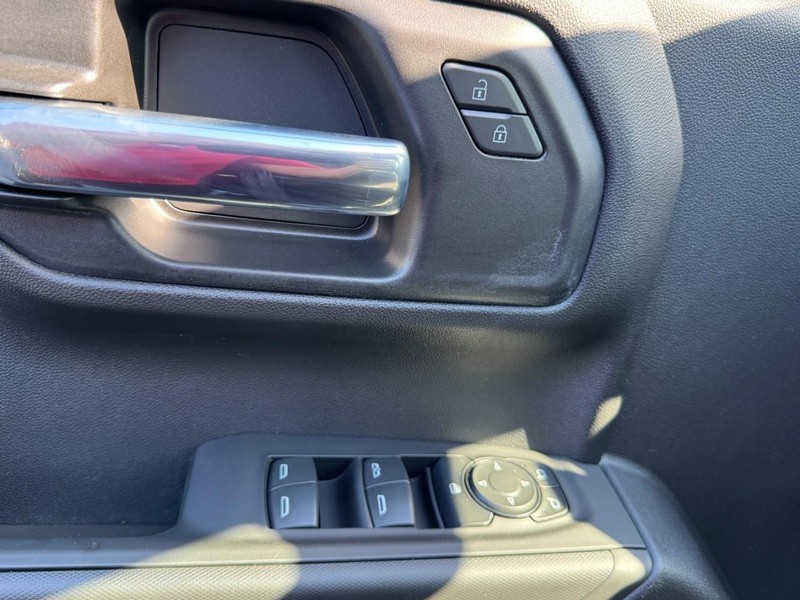 Chevrolet Silverado 1500 Vehicle Image 12