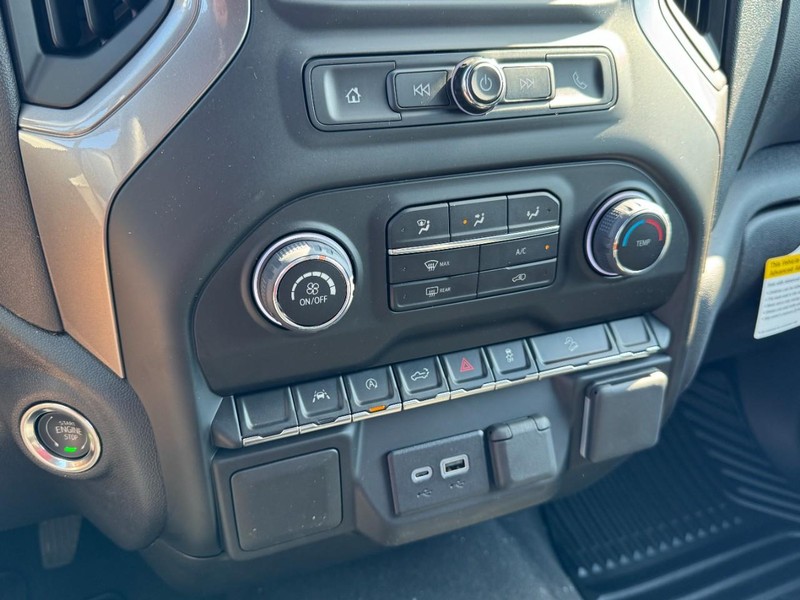 Chevrolet Silverado 1500 Vehicle Image 15