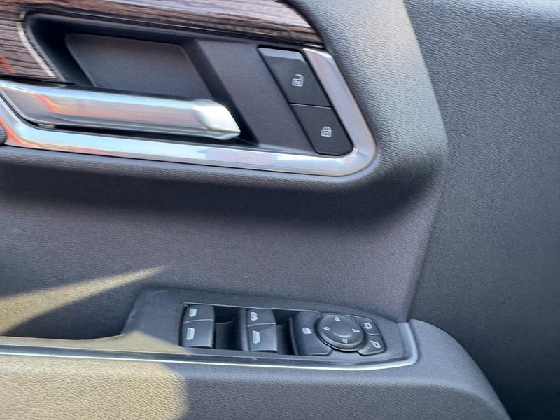 Chevrolet Silverado 1500 Vehicle Image 12